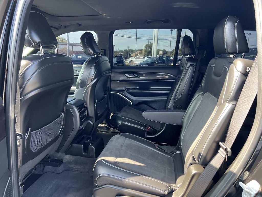2022 Jeep Grand Cherokee L Altitude