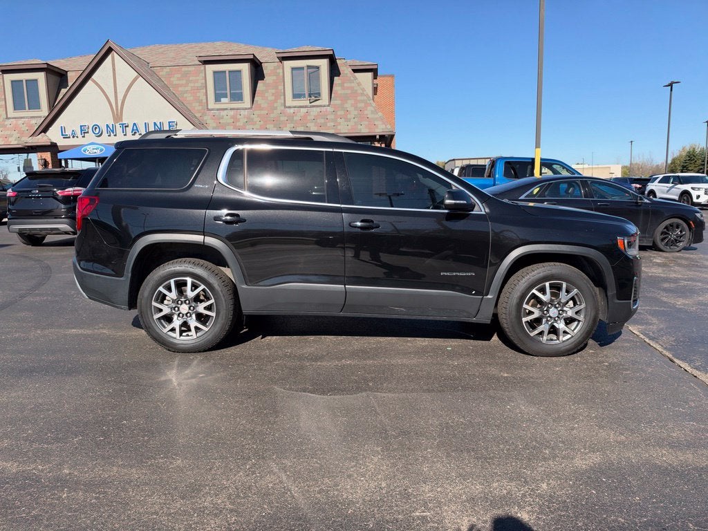 2023 GMC Acadia SLT
