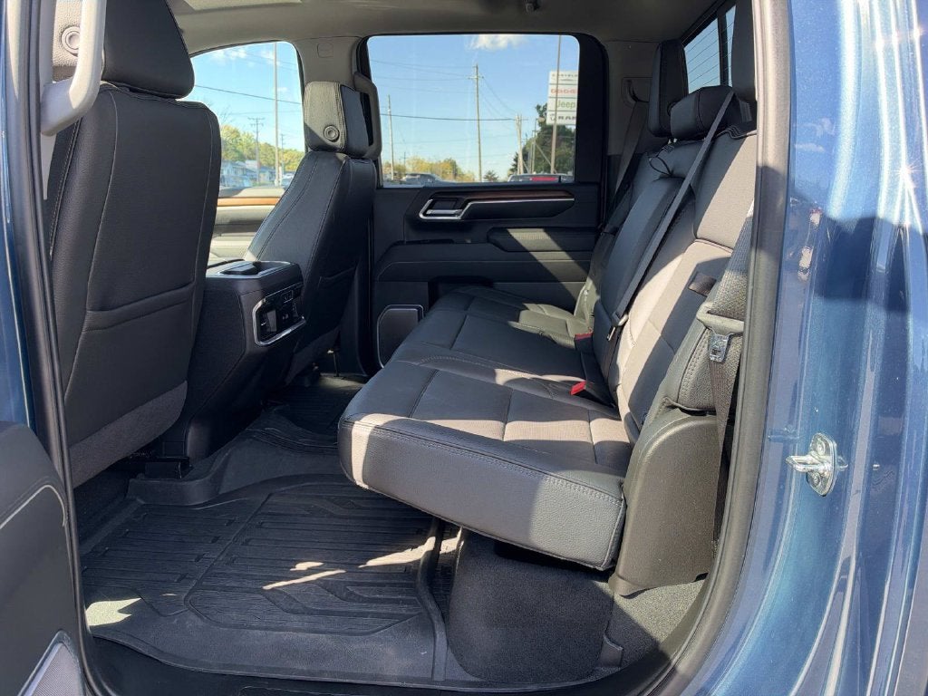 2025 GMC Sierra 2500HD Denali