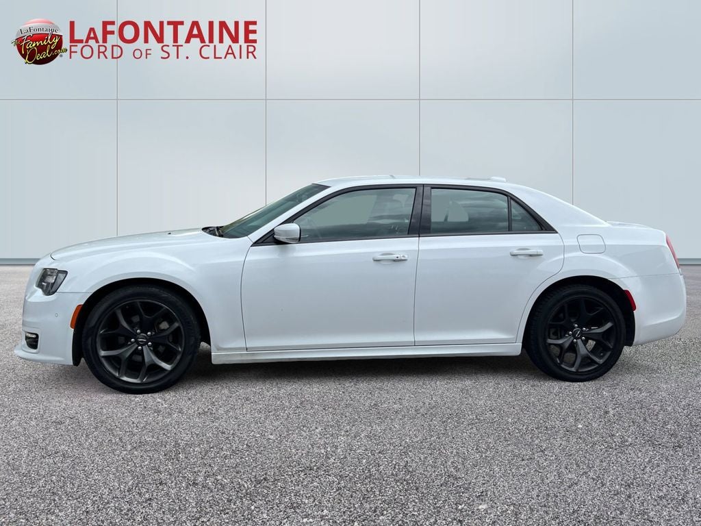 2022 Chrysler 300 Touring
