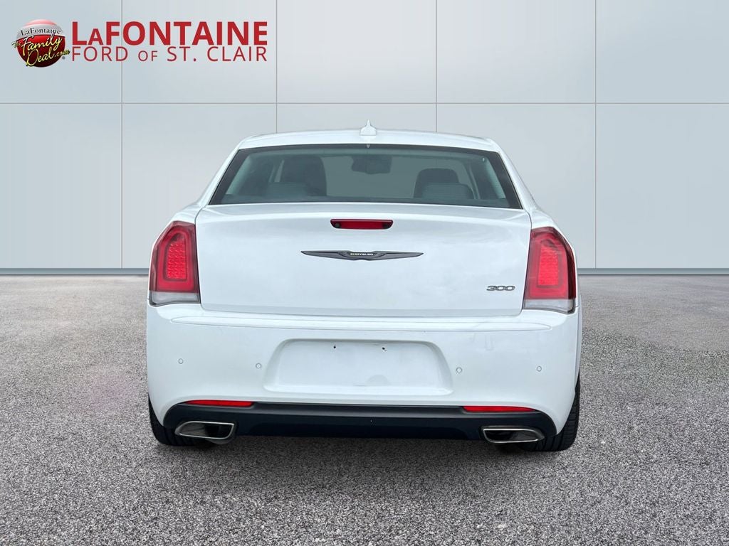 2022 Chrysler 300 Touring