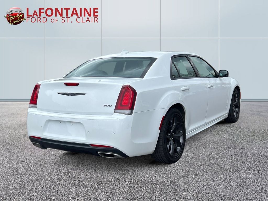 2022 Chrysler 300 Touring