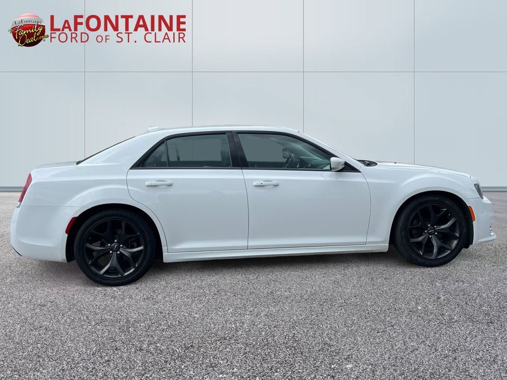 2022 Chrysler 300 Touring