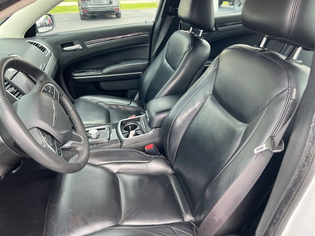 2022 Chrysler 300 Touring