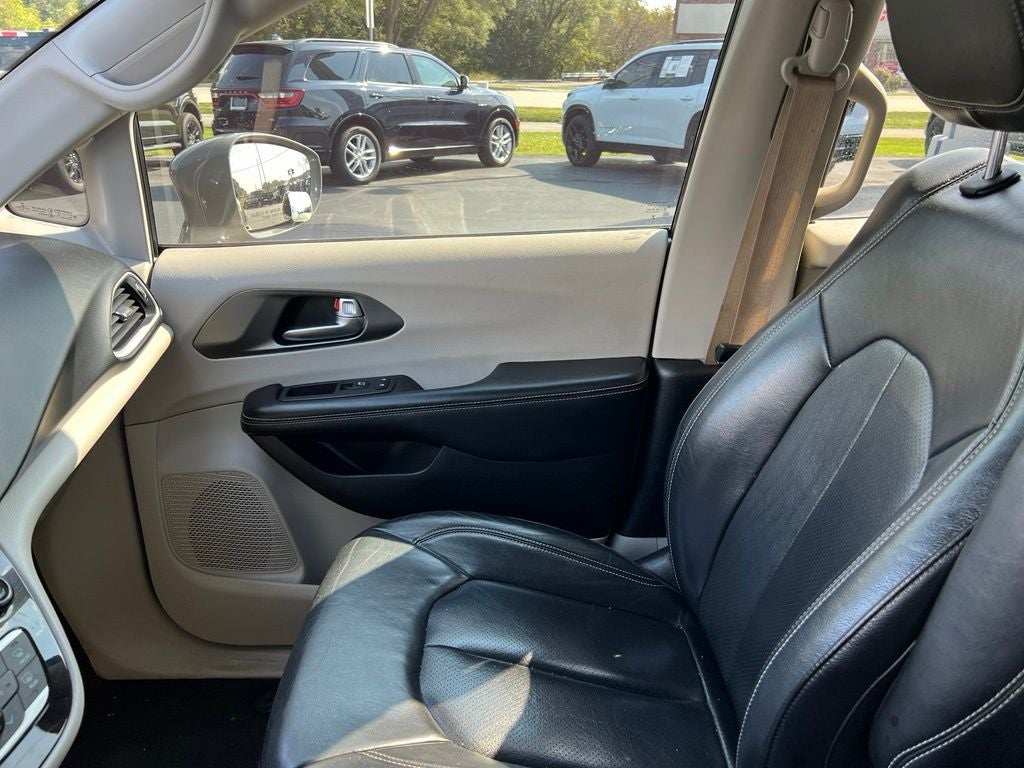 2022 Chrysler Pacifica Touring L