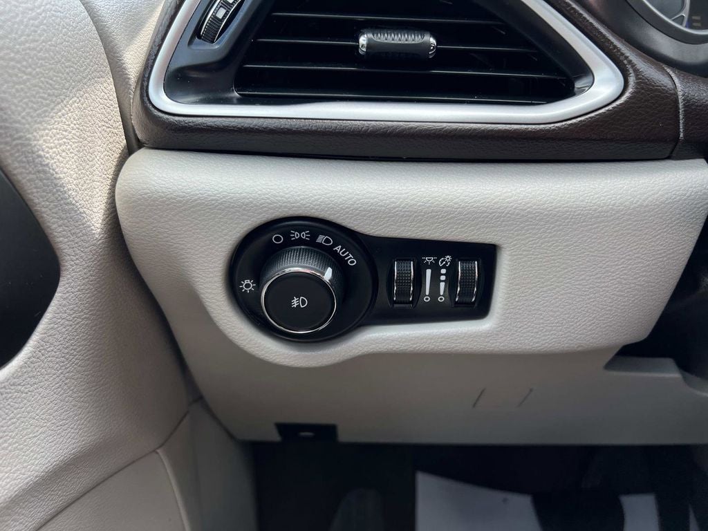 2019 Chrysler Pacifica Touring L