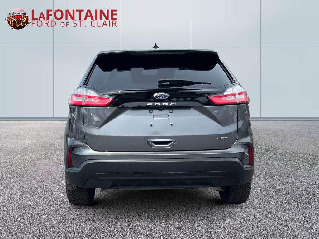 2022 Ford Edge SE