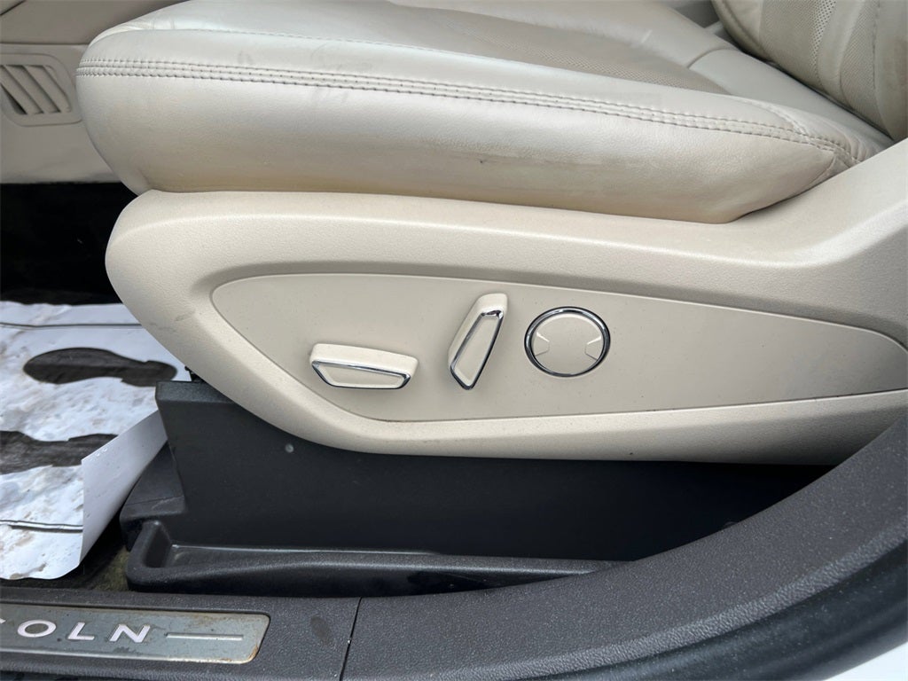 2019 Lincoln Nautilus Select