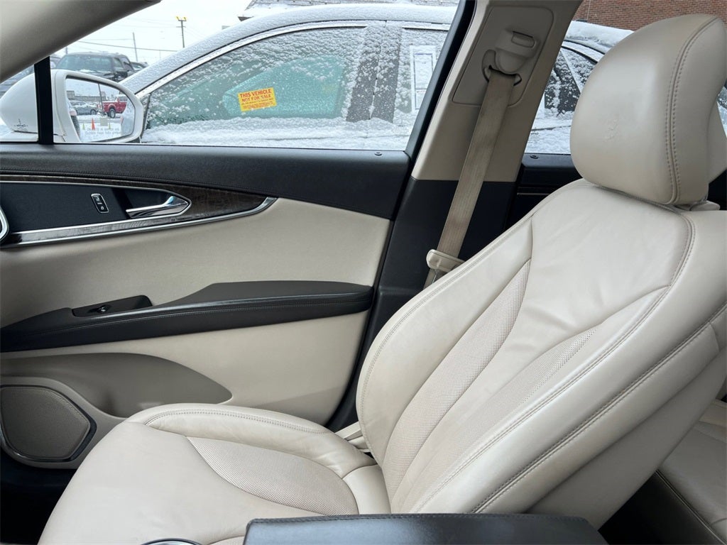 2019 Lincoln Nautilus Select