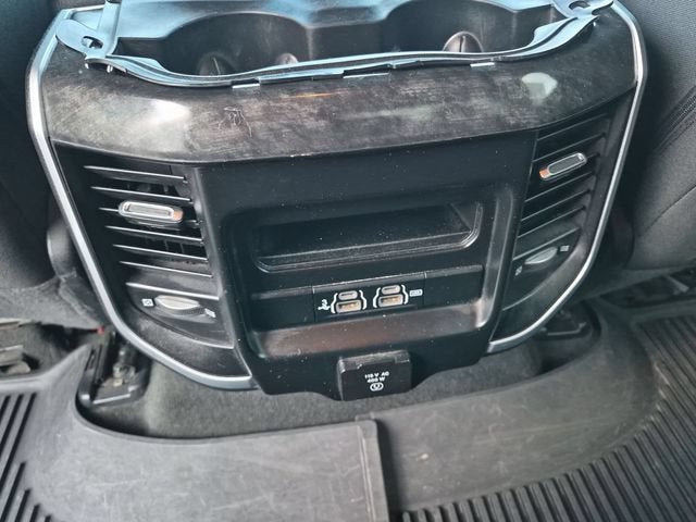 2020 RAM 1500 Big Horn Crew Cab 4x4 5'7" Box