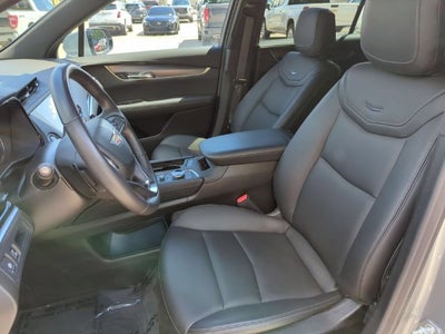 2025 Cadillac XT6 Luxury