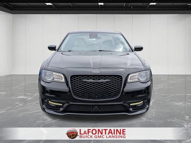 2022 Chrysler 300 Touring L