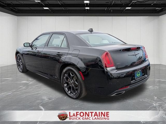2022 Chrysler 300 Touring L