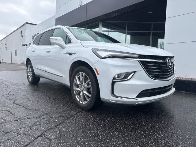 2024 Buick Enclave Essence
