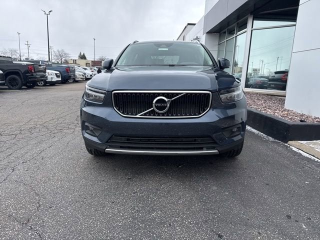 2021 Volvo XC40 T5 Momentum