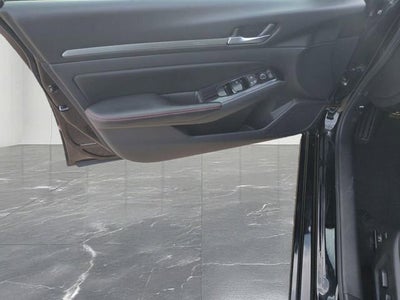 2025 Nissan Altima SR FWD