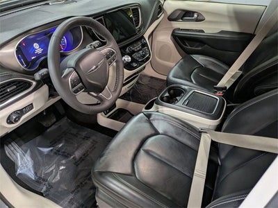 2023 Chrysler Pacifica Hybrid Touring L