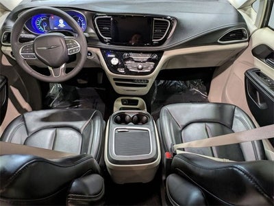 2023 Chrysler Pacifica Hybrid Touring L