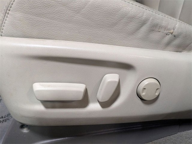 2013 Toyota Sienna XLE V6 8 Passenger