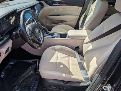 2020 Buick Regal TourX Essence