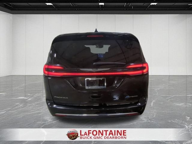 2024 Chrysler Pacifica Hybrid Select