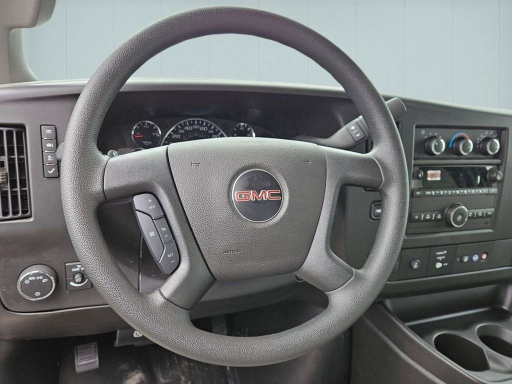 2024 GMC Savana Cutaway 3500 1WT