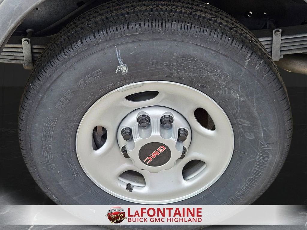 2024 GMC Savana Cutaway 3500 1WT