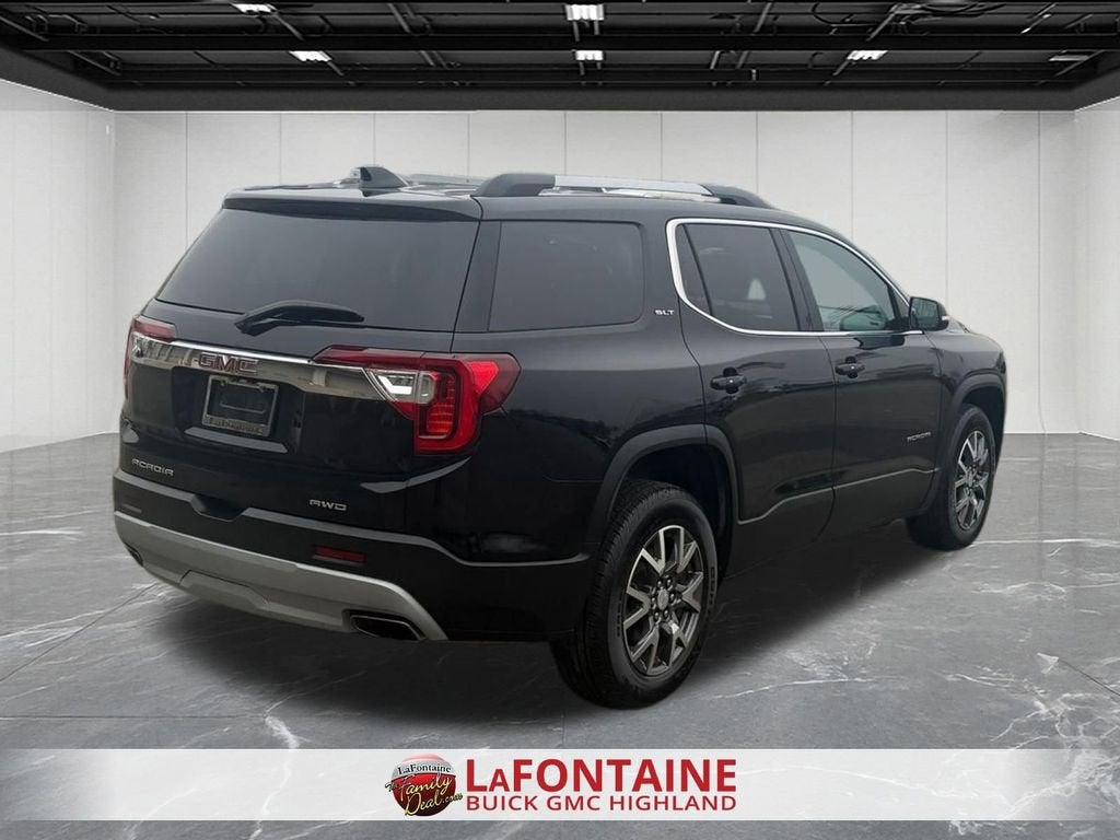 2023 GMC Acadia SLT