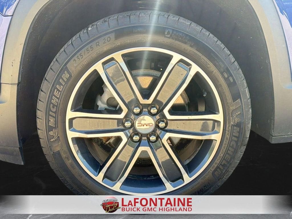 2023 GMC Acadia SLT