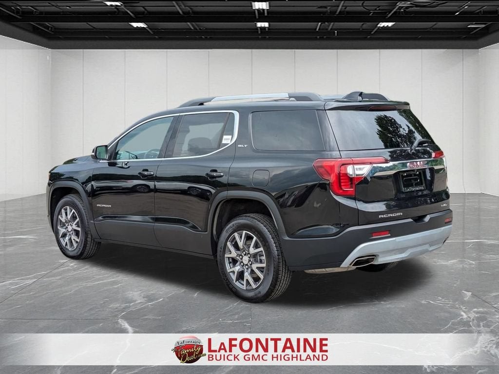 2023 GMC Acadia SLT