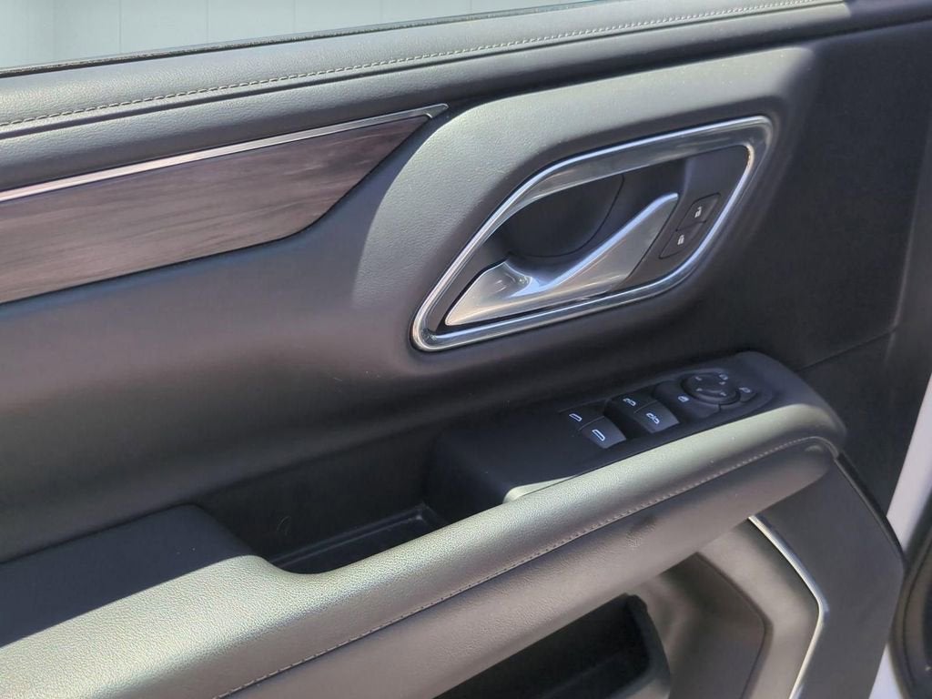 2023 Chevrolet Suburban LS
