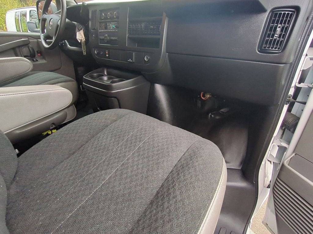 2023 GMC Savana Cargo 2500 Work Van