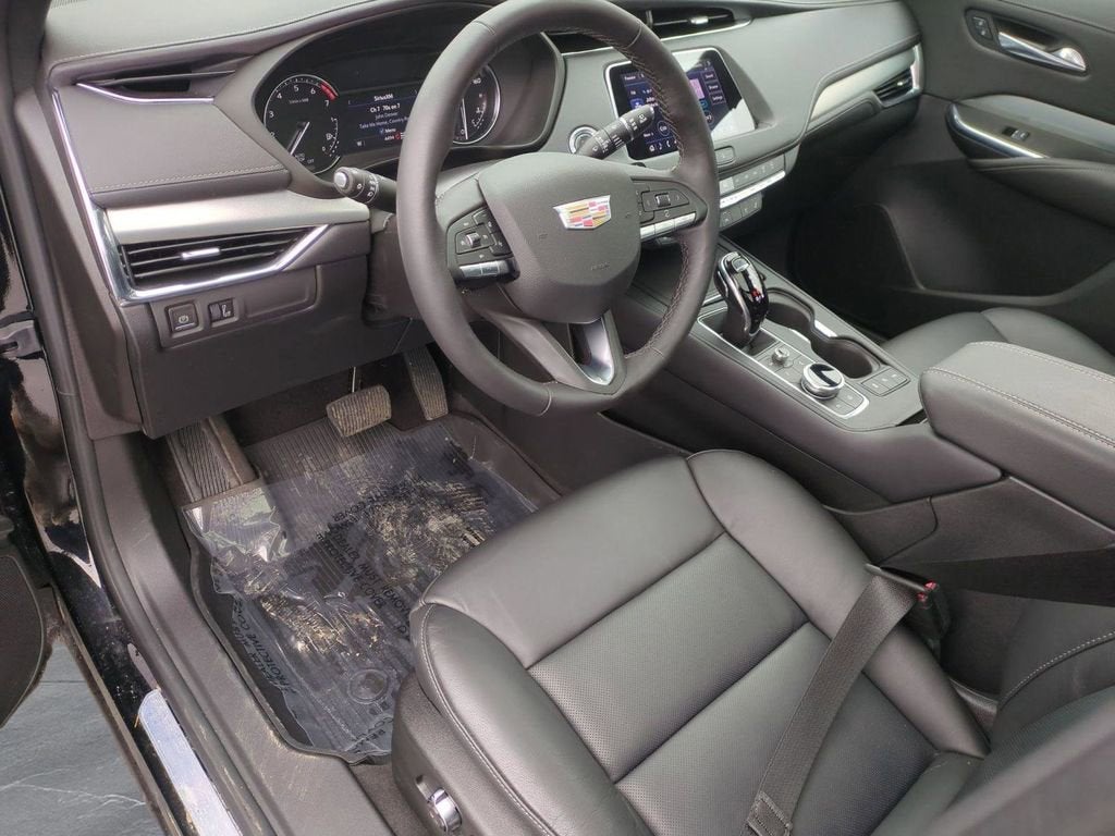 2023 Cadillac XT4 Premium Luxury