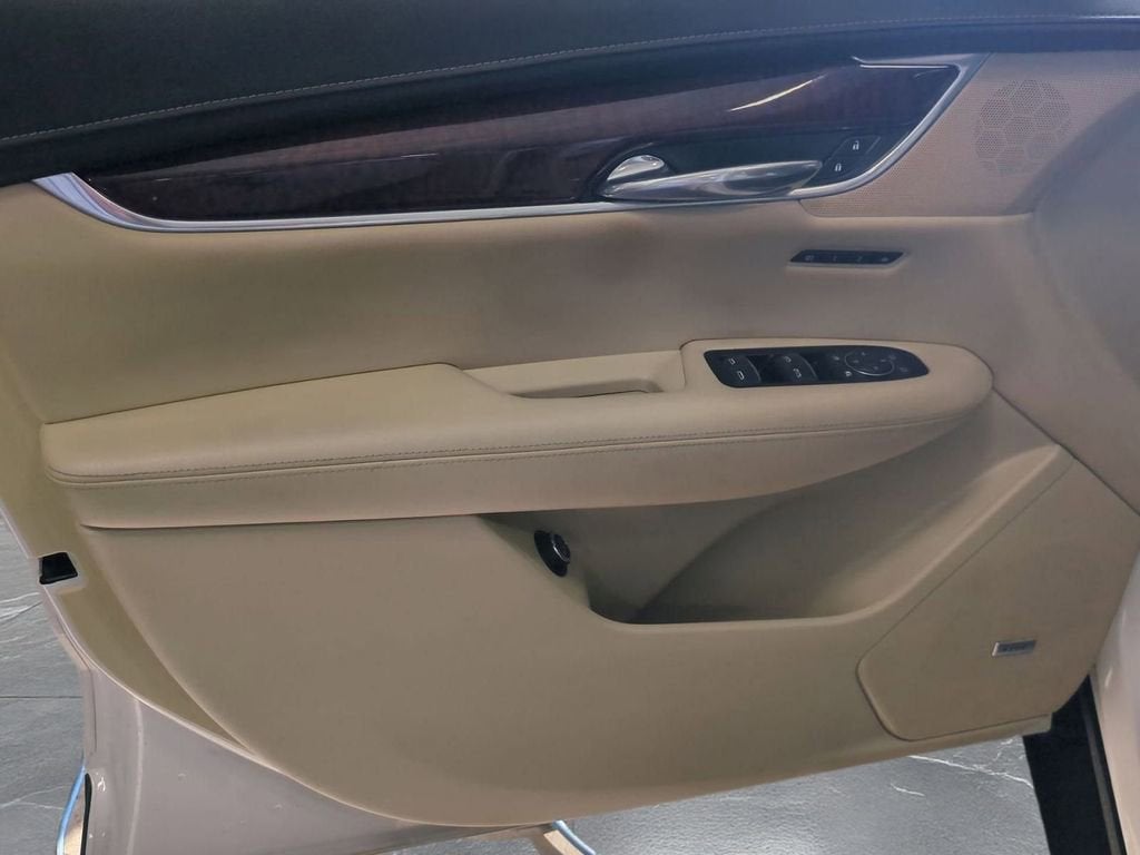 2017 Cadillac XT5 Luxury AWD