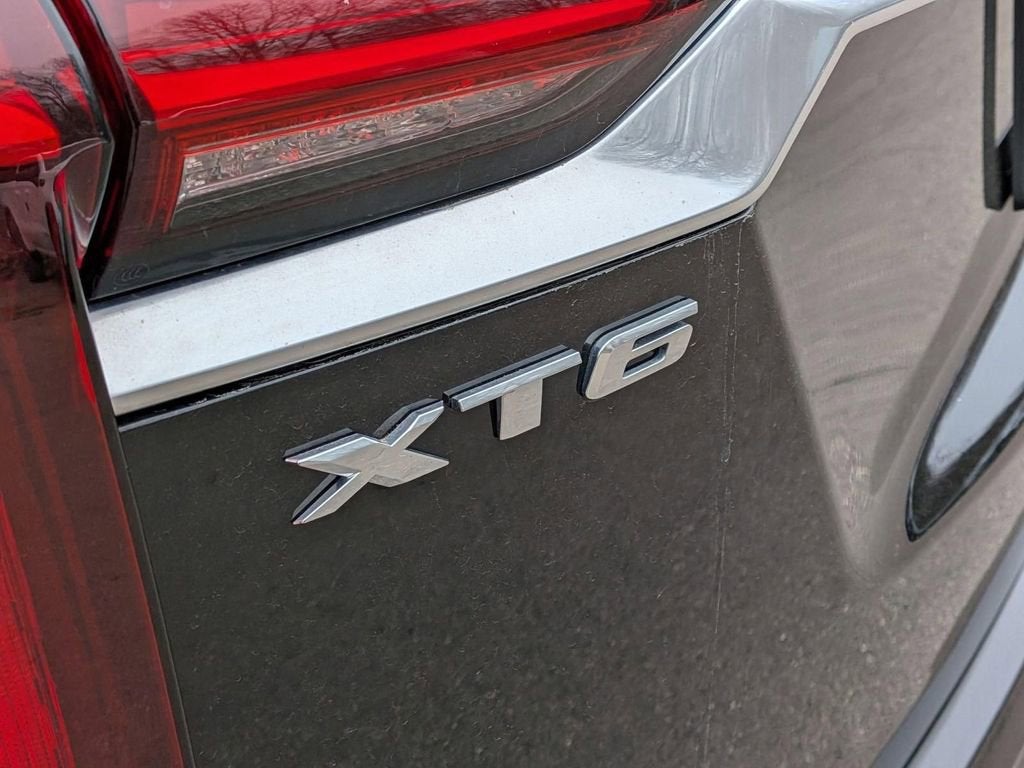 2025 Cadillac XT6 Luxury