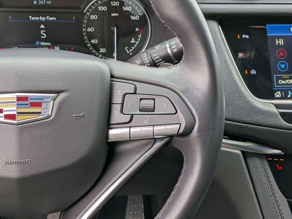 2025 Cadillac XT6 Luxury