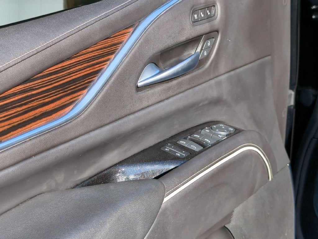 2023 Cadillac Escalade 4WD Premium Luxury