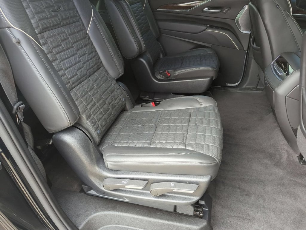 2023 Cadillac Escalade ESV 4WD Sport Platinum