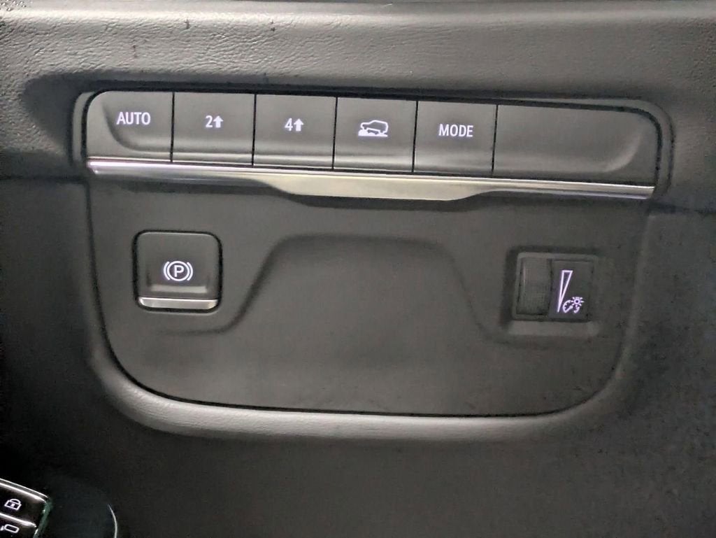 2025 Cadillac Escalade Luxury