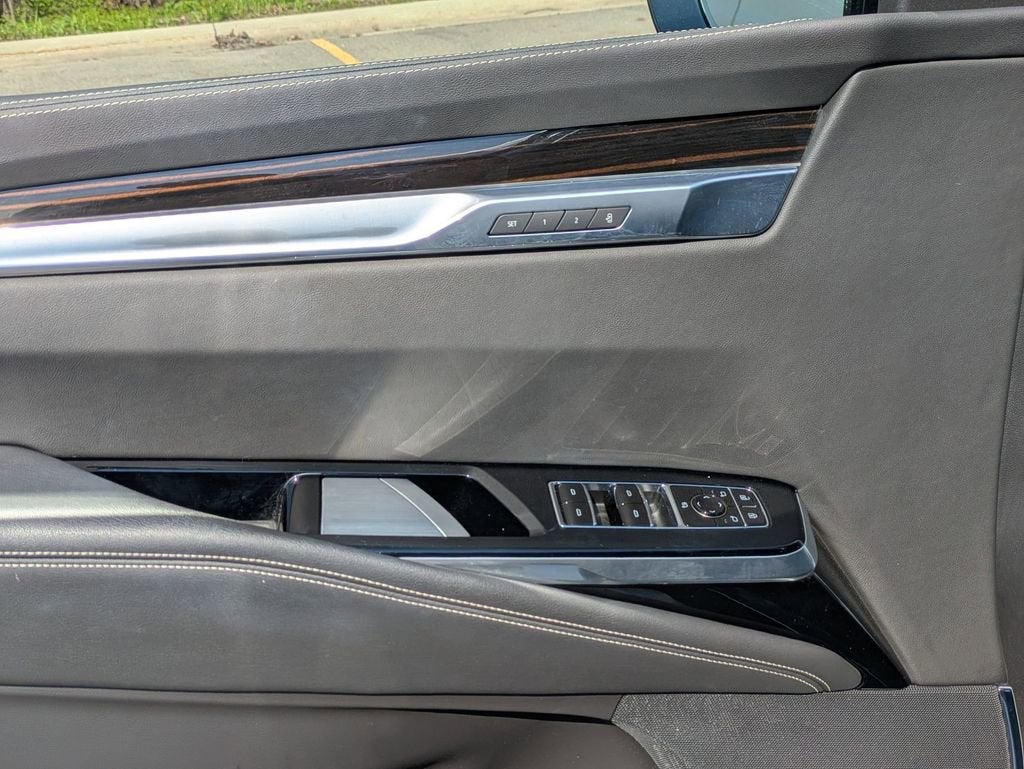 2025 Cadillac Escalade Luxury