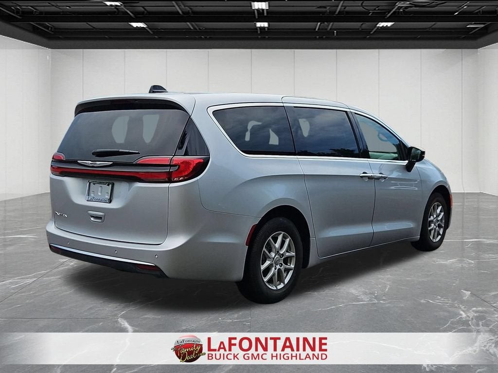 2024 Chrysler Pacifica Touring L