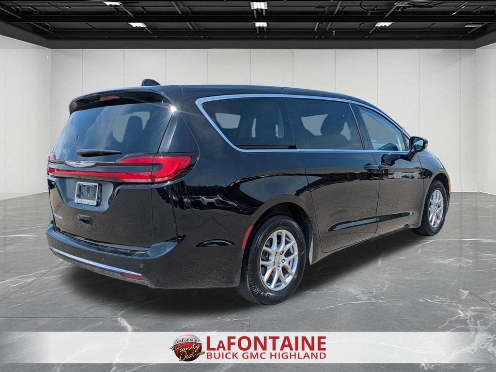 2024 Chrysler Pacifica Touring L