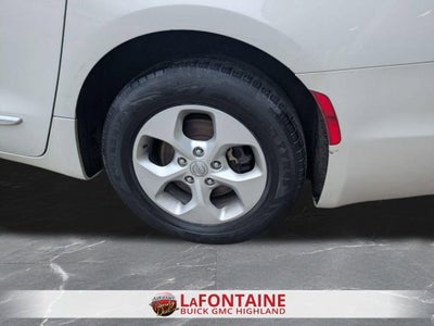 2017 Chrysler Pacifica Touring-L Plus