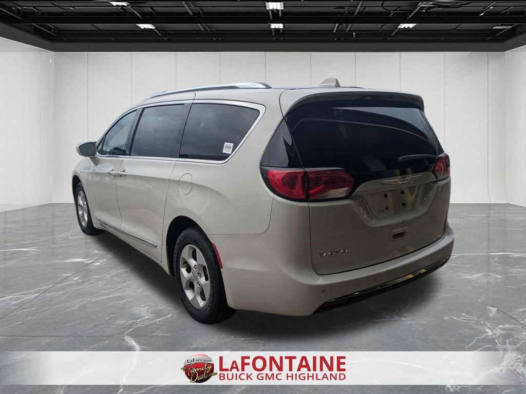 2017 Chrysler Pacifica Touring-L Plus