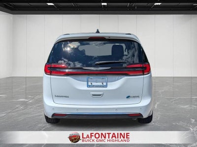 2024 Chrysler Pacifica Hybrid Select