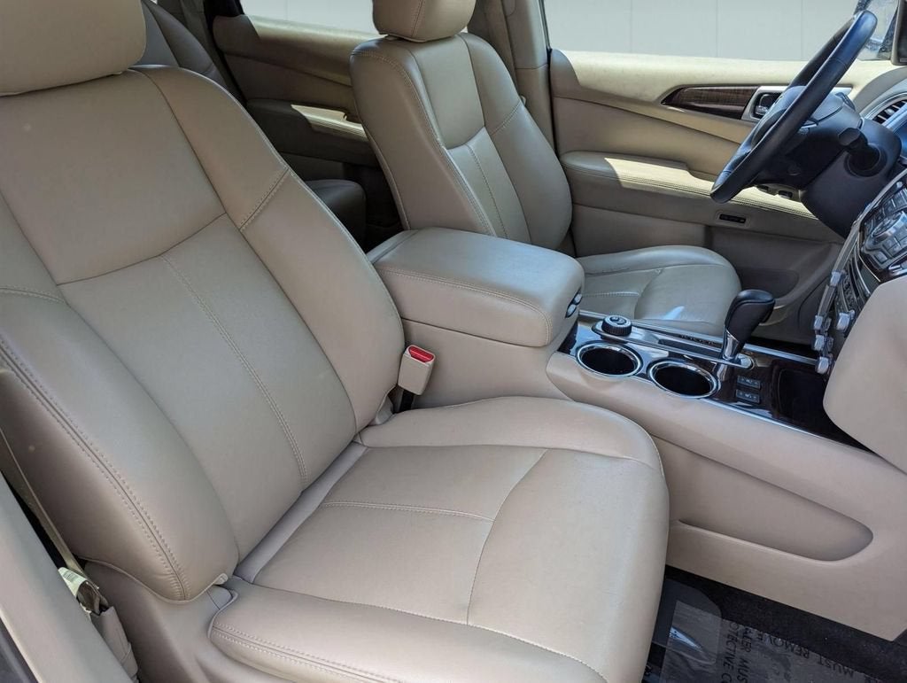 2016 Nissan Pathfinder SL