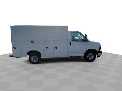 2025 GMC Savana Cutaway 3500 1WT