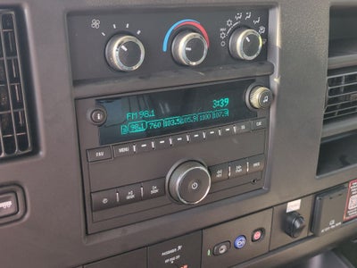 2025 GMC Savana Cutaway 3500 1WT