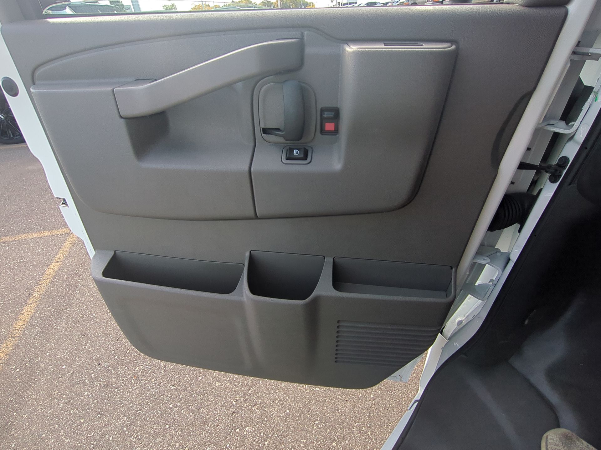 2025 GMC Savana Cutaway 3500 1WT