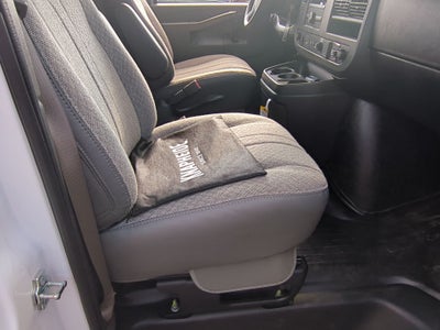 2025 GMC Savana Cutaway 3500 1WT